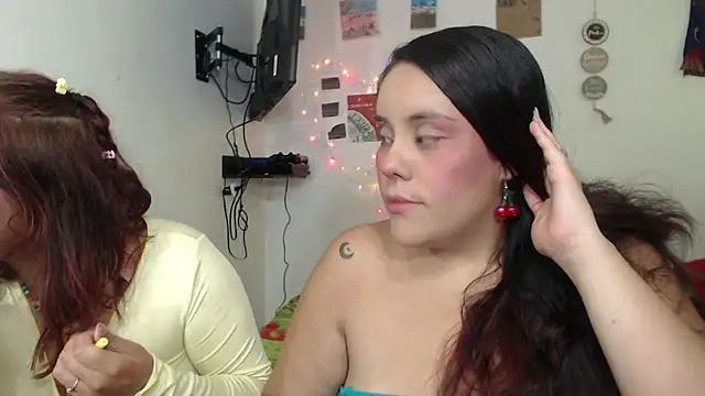 Snapshot of nicky_andcamil chatting on March 2026 09:32:02 PM nicky andcamil online show from March 2026 09:32:02 PM