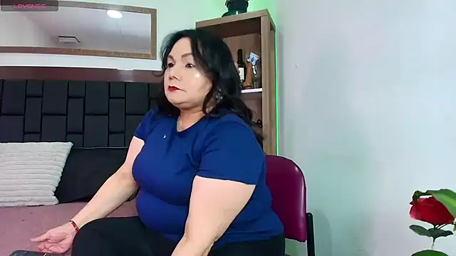 Snapshot of EllenaBoobs_ chatting on June 2026 03:42:01 AM EllenaBoobs online show from June 2026 03:42:01 AM