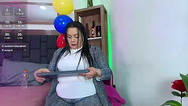 Snapshot of EllenaBoobs_ chatting on June 2026 04:06:01 AM EllenaBoobs online show from June 2026 04:06:01 AM