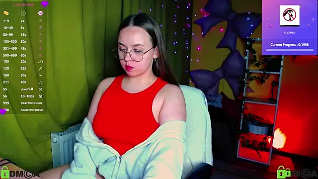 Snapshot of Lilysweet13 chatting on April 2026 09:56:02 PM Lilysweet13 online show from April 2026 09:56:02 PM