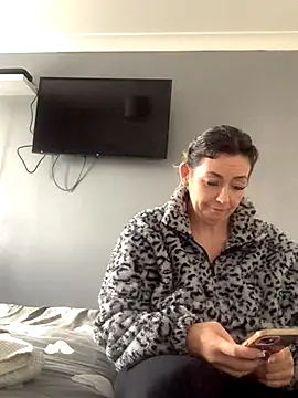 GoldenSquirter online show from November 2025 10:07:01 AM