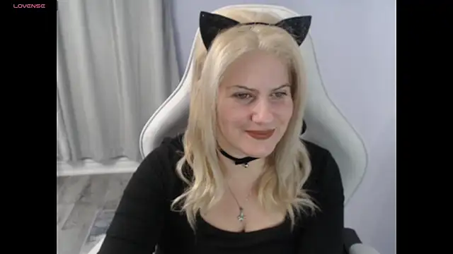 BellaStar84 online show from October 2025 12:40:02 PM