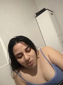 Veramaia online show from March 2025 03:39:01 PM