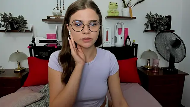 Snapshot of HaleyReedme chatting on July 2026 07:03:01 AM HaleyReedme online show from July 2026 07:03:01 AM