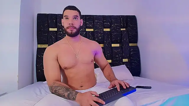 chris blake   online show from November 2025 06:07:02 PM