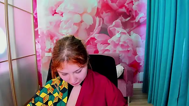 Snapshot of AngelinaLow chatting on May 2026 04:04:02 PM AngelinaLow online show from May 2026 04:04:02 PM