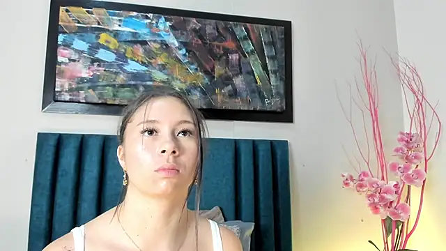 Snapshot of BeckyVidal chatting on October 2025 12:33:02 AM BeckyVidal online show from October 2025 12:33:02 AM