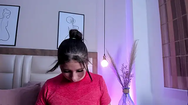 Snapshot of BeckyVidal chatting on December 2025 06:14:02 PM BeckyVidal online show from December 2025 06:14:02 PM