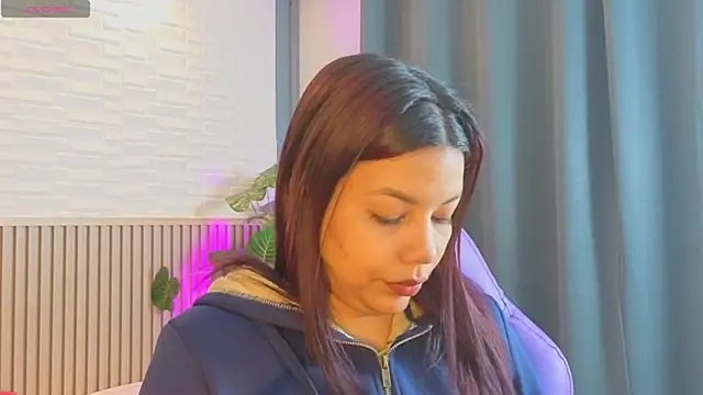 TiffanyWalk online show from April 2026 12:32:01 PM