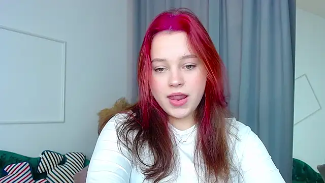 Cute kitty- online show from November 2025 07:51:01 AM