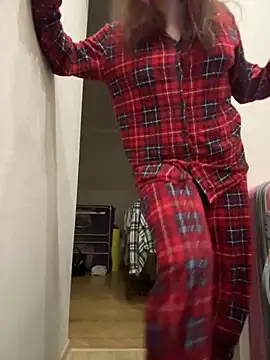 Cute kitty- online show from November 2025 09:04:02 PM