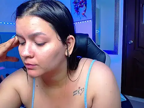 Snapshot of kriss_sweetboobs10 chatting on February 2026 01:11:01 PM kriss sweetboobs10 online show from February 2026 01:11:01 PM