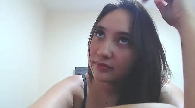 Snapshot of michellrouses chatting on March 2025 03:07:01 PM michellrouses online show from March 2025 03:07:01 PM