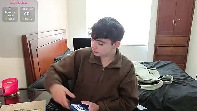 lukeboyce33 online show from February 2026 06:59:02 PM