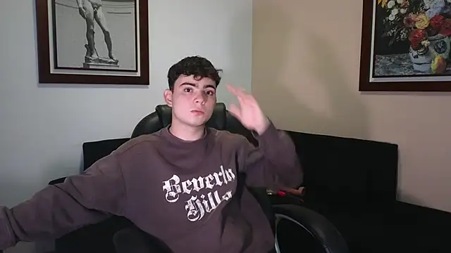Snapshot of lukeboyce33 chatting on May 2026 01:36:02 AM lukeboyce33 online show from May 2026 01:36:02 AM