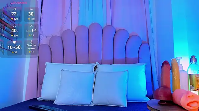 Snapshot of NicoleMadrird chatting on February 2026 07:08:02 PM NicoleMadrird online show from February 2026 07:08:02 PM