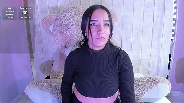 Alice 26  online show from November 2025 01:33:02 PM