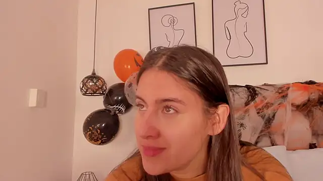 Hanna Evans   online show from October 2025 12:34:02 PM