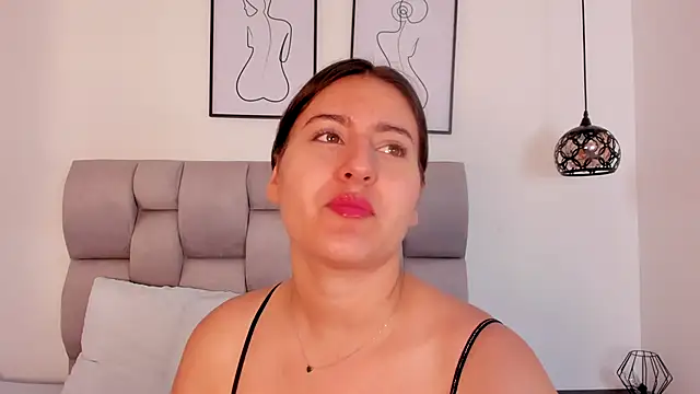 Hanna Evans   online show from November 2025 12:26:01 PM