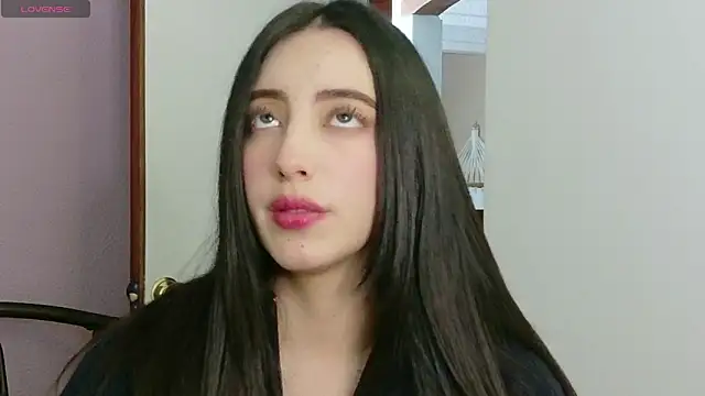 Snapshot of Rebbecawhite_meow chatting on March 2026 11:33:01 PM Rebbecawhite meow online show from March 2026 11:33:01 PM