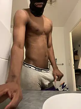 Snapshot of Renoirmonter chatting on February 2026 02:24:02 PM Renoirmonter online show from February 2026 02:24:02 PM