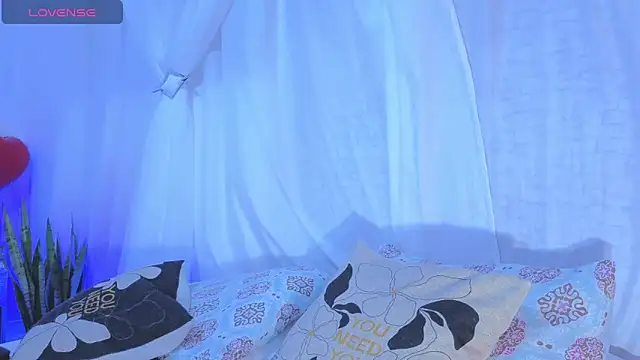 DianaGom online show from April 2026 11:22:02 AM