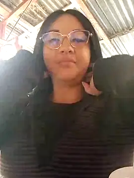 Snapshot of melisamoon_ chatting on February 2026 03:54:02 PM melisamoon online show from February 2026 03:54:02 PM