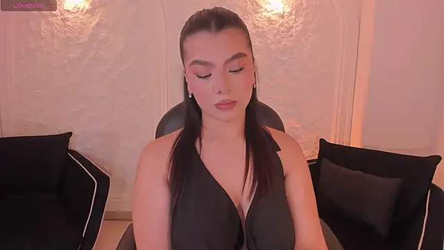 CandaseRussell online show from December 2025 08:17:01 PM