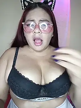 Trilyn25 online show from December 2025 03:01:02 AM