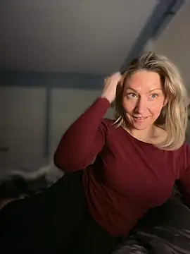 LittleMsMILF online show from March 2026 03:21:01 AM