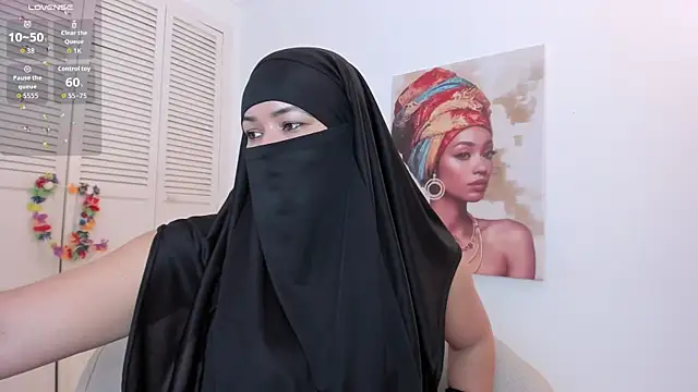 Layla arabelle online show from October 2025 07:43:01 PM