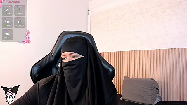 Snapshot of Layla_arabelle chatting on June 2026 08:07:02 PM Layla arabelle online show from June 2026 08:07:02 PM