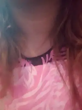 Snapshot of Maya-Moon chatting on October 2025 05:00:01 PM Maya-Moon online show from October 2025 05:00:01 PM