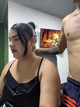 Snapshot of pareja_curiosa19 chatting on May 2026 10:08:02 PM pareja curiosa19 online show from May 2026 10:08:02 PM