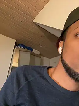 Snapshot of Chocolattino91 chatting on March 2025 11:09:01 PM Chocolattino91 online show from March 2025 11:09:01 PM