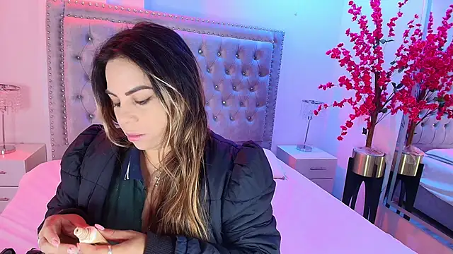 Lia adamsss online show from November 2025 03:17:01 AM