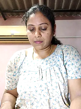 Snapshot of JENNIFERtamil chatting on May 2026 07:48:02 AM JENNIFERtamil online show from May 2026 07:48:02 AM
