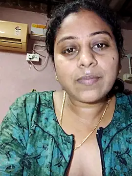 Snapshot of JENNIFERtamil chatting on May 2026 07:58:02 AM JENNIFERtamil online show from May 2026 07:58:02 AM