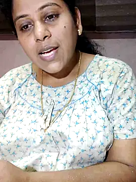 Snapshot of JENNIFERtamil chatting on May 2026 08:10:02 AM JENNIFERtamil online show from May 2026 08:10:02 AM