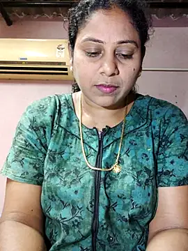 Snapshot of JENNIFERtamil chatting on May 2026 07:47:01 AM JENNIFERtamil online show from May 2026 07:47:01 AM