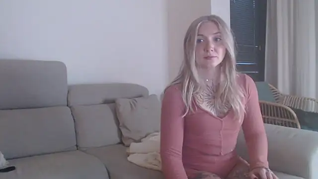 Snapshot of tattoobbgirl chatting on December 2025 04:45:01 PM tattoobbgirl online show from December 2025 04:45:01 PM