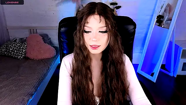 Snapshot of maddymystie chatting on May 2026 02:02:01 PM maddymystie online show from May 2026 02:02:01 PM