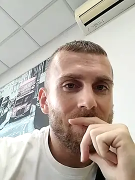 Snapshot of trainwithme chatting on September 2025 05:54:01 AM trainwithme online show from September 2025 05:54:01 AM