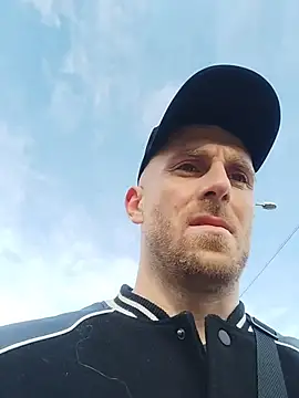 Snapshot of trainwithme chatting on October 2025 07:05:02 AM trainwithme online show from October 2025 07:05:02 AM