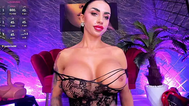 Snapshot of IzabelaTessa chatting on June 2026 07:47:01 PM IzabelaTessa online show from June 2026 07:47:01 PM