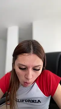 Snapshot of aliisonn__parker26 chatting on November 2025 05:13:01 PM aliisonn parker26 online show from November 2025 05:13:01 PM