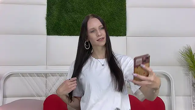 Snapshot of TaraHarris chatting on October 2025 08:26:02 AM TaraHarris online show from October 2025 08:26:02 AM