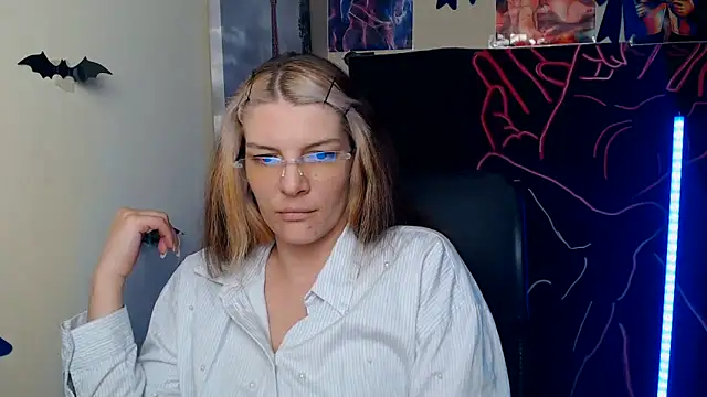 Snapshot of VanessaRey_ chatting on June 2026 07:03:02 AM VanessaRey online show from June 2026 07:03:02 AM