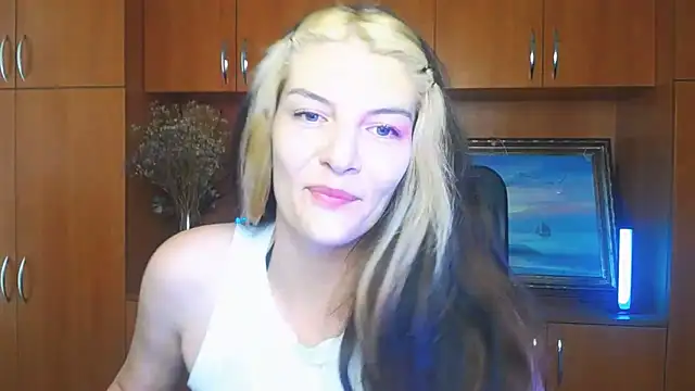 Snapshot of VanessaRey_ chatting on June 2026 06:37:02 AM VanessaRey online show from June 2026 06:37:02 AM