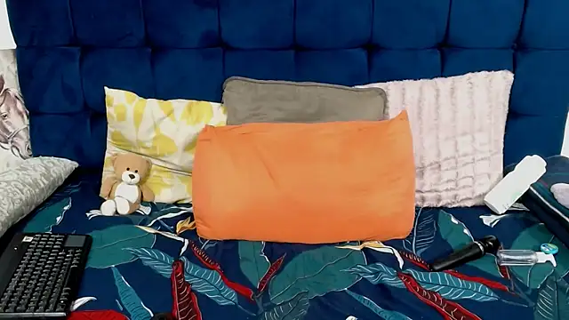 AriesCake online show from April 2026 11:59:02 AM